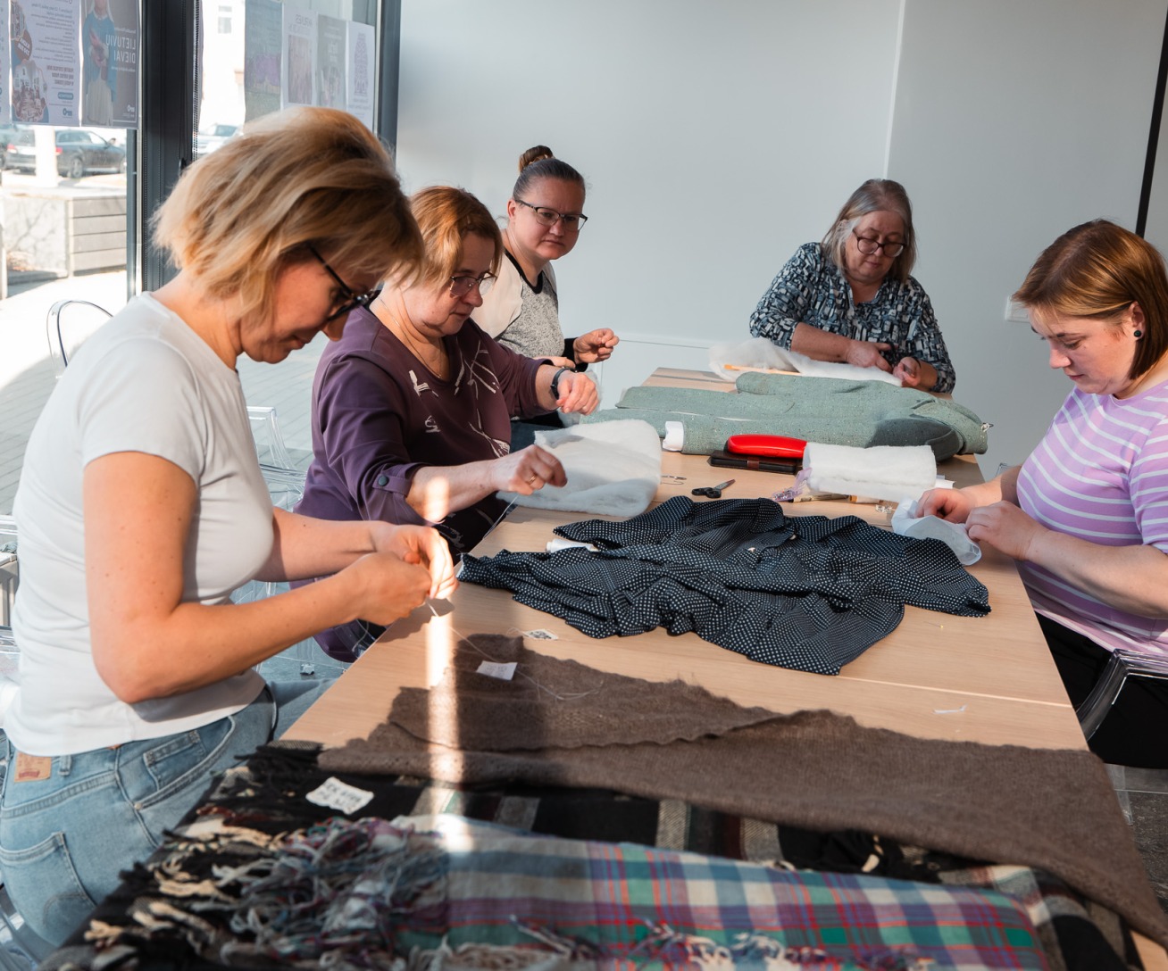 Intensyvi savaitė Molėtuose: muziejininkai gilino praktinius konservavimo įgūdžius